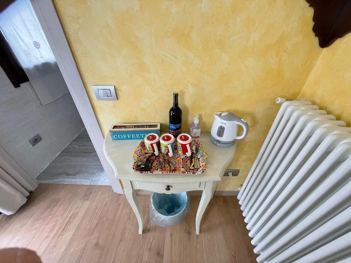 Il Portichetto Guest House Perledo 3*,  Italy